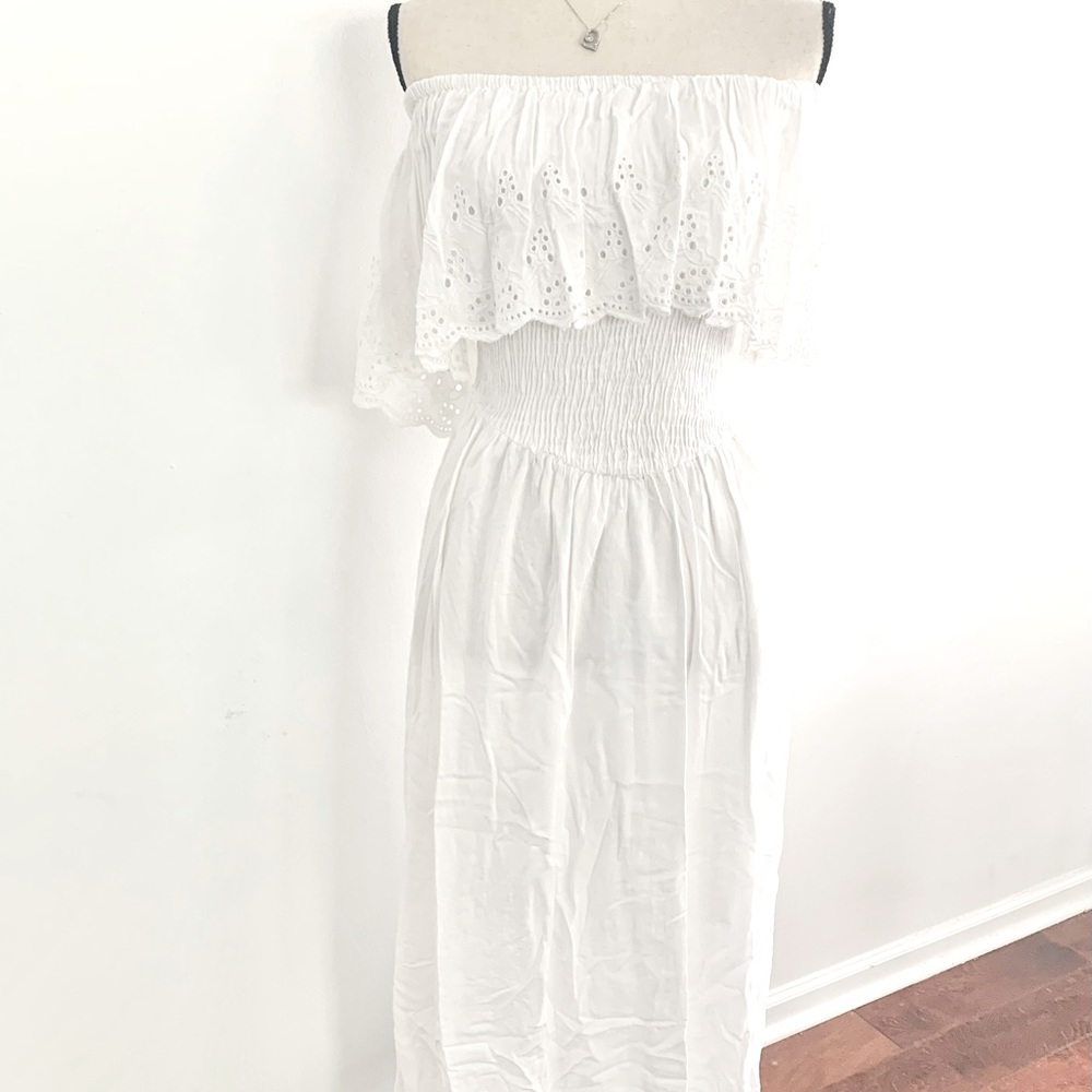 Elan NWT off the shoulder white eyelet dress size small